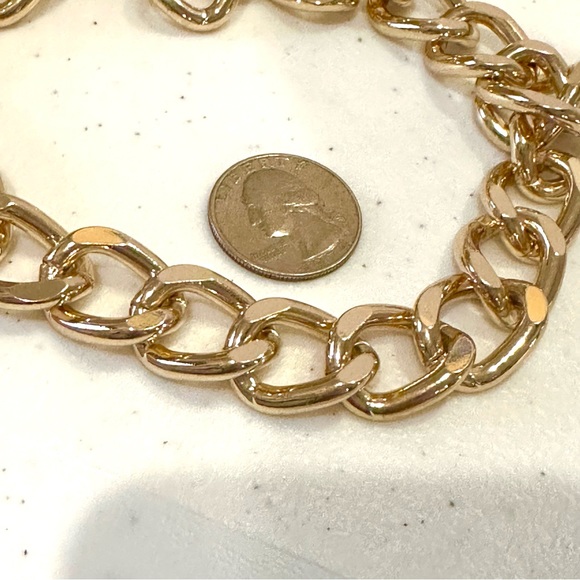 Chunky Gold Tone chain statement necklace - open links with lobster clasp - Picture 10 of 11